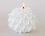 Dahlia candle - matte white (small)