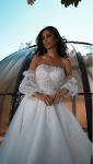 Balloon sleeves wedding dress