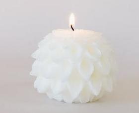 Dahlia scented candle - white (small)