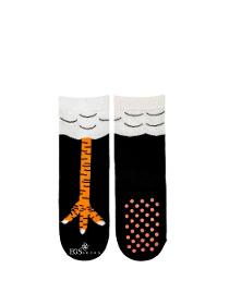 Kids socks with anti slipped dots