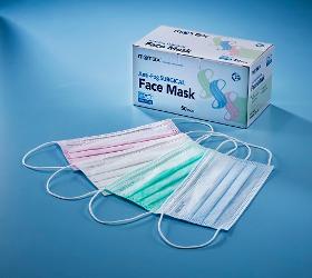 Anti-fog surgical face mask