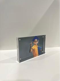 Plexiglass photo frame