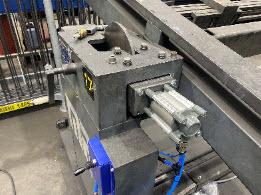 Pneumatic brake on tilting mould