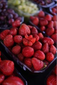 Fruit sorting and packaging