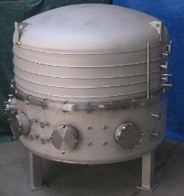 Vacuum chambers and vacuum apparatuses