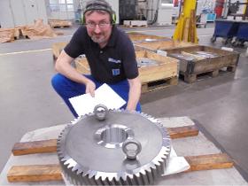 helical gear / helical gears