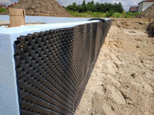 Drainage membrane