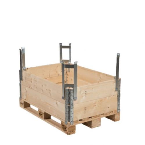 Pallet distance holder for pallet collar/pallet