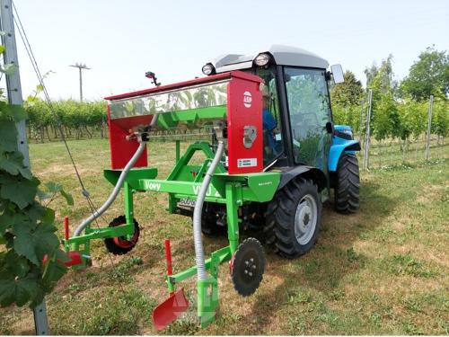 VOVY fertilizer spreader