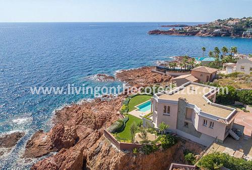 Anthéor modern waterfront villa 25 km from Cannes