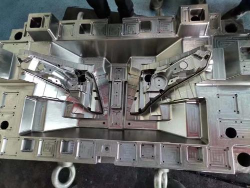 Plastic mold manufacturer