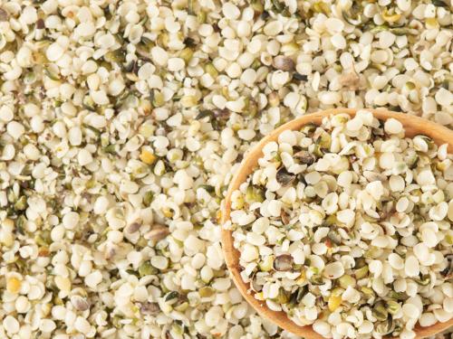 Hulled hemp seeds