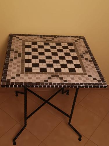 Decorating Table CHESS